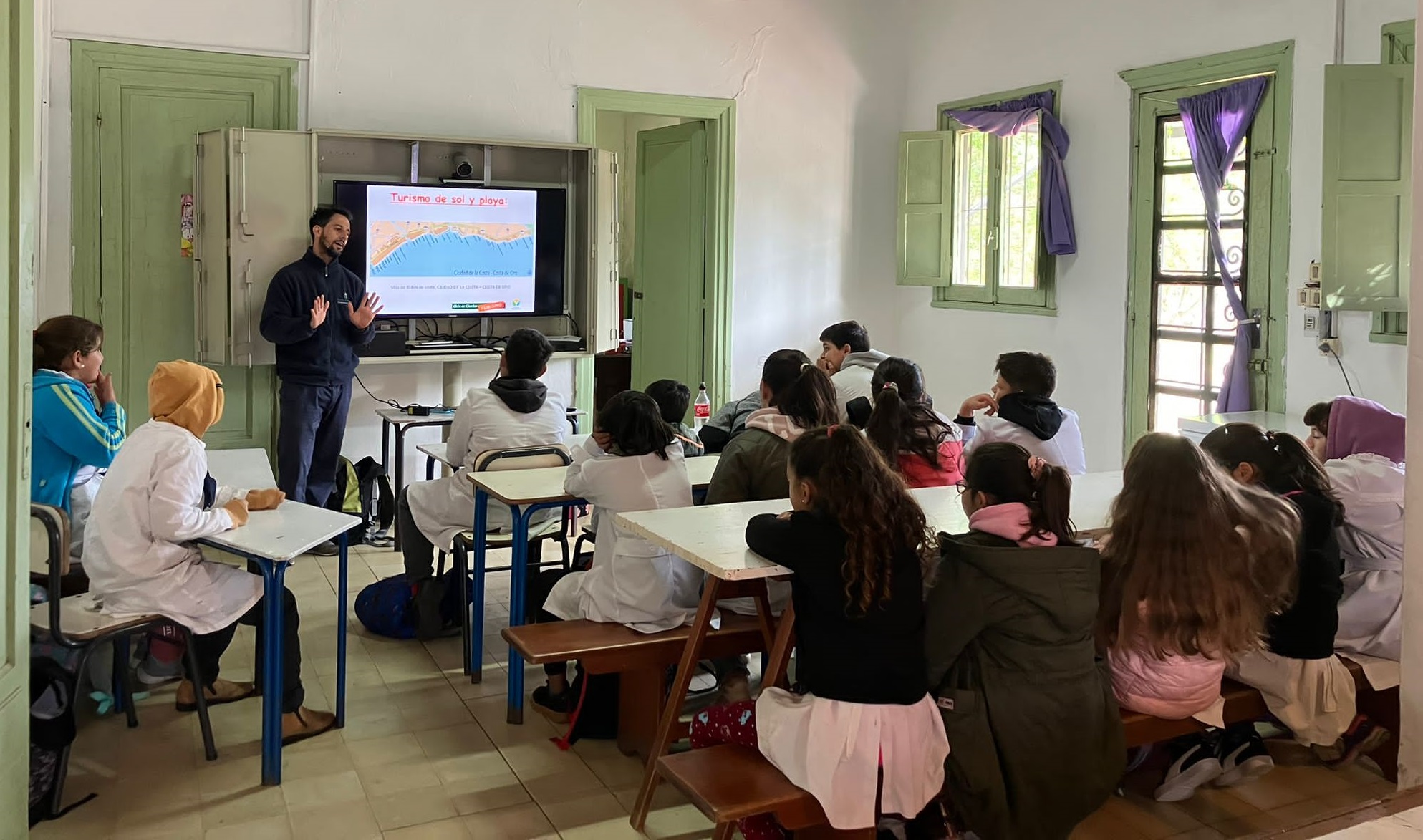 Charlas de turismo en las escuelas del departamento